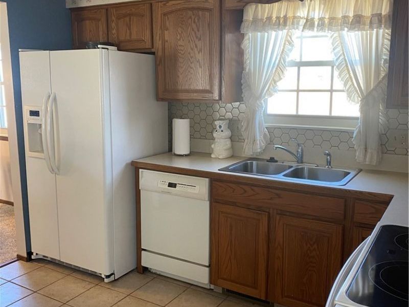 1900 Narragansett Avenue , Lorain, OH 44053 Photo 8