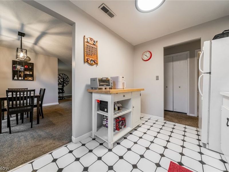 1920 King James Parkway , Unit 11, Westlake, OH 44145 Photo 19