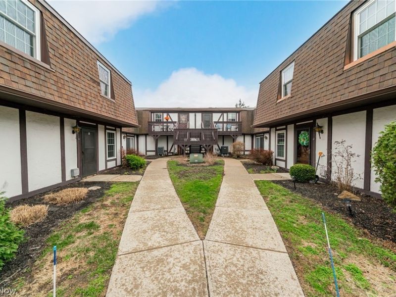 1920 King James Parkway , Unit 11, Westlake, OH 44145 Photo 2