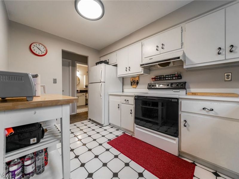 1920 King James Parkway , Unit 11, Westlake, OH 44145 Photo 20