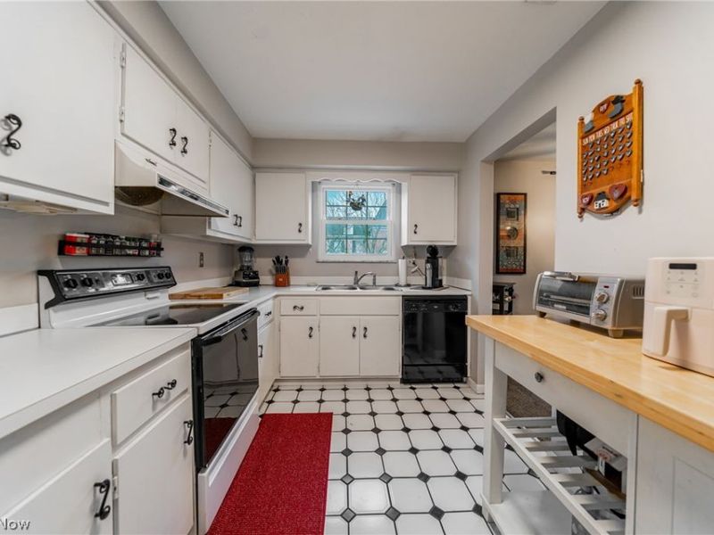 1920 King James Parkway , Unit 11, Westlake, OH 44145 Photo 21