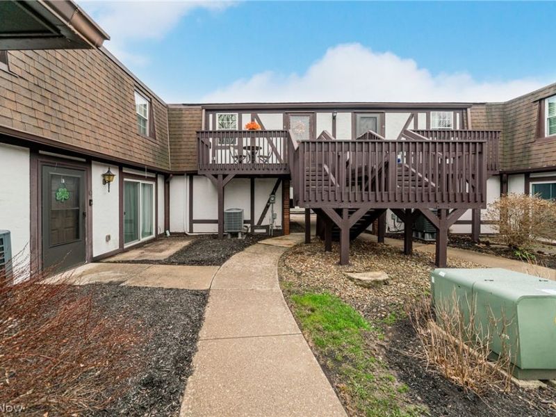 1920 King James Parkway , Unit 11, Westlake, OH 44145 Photo 3