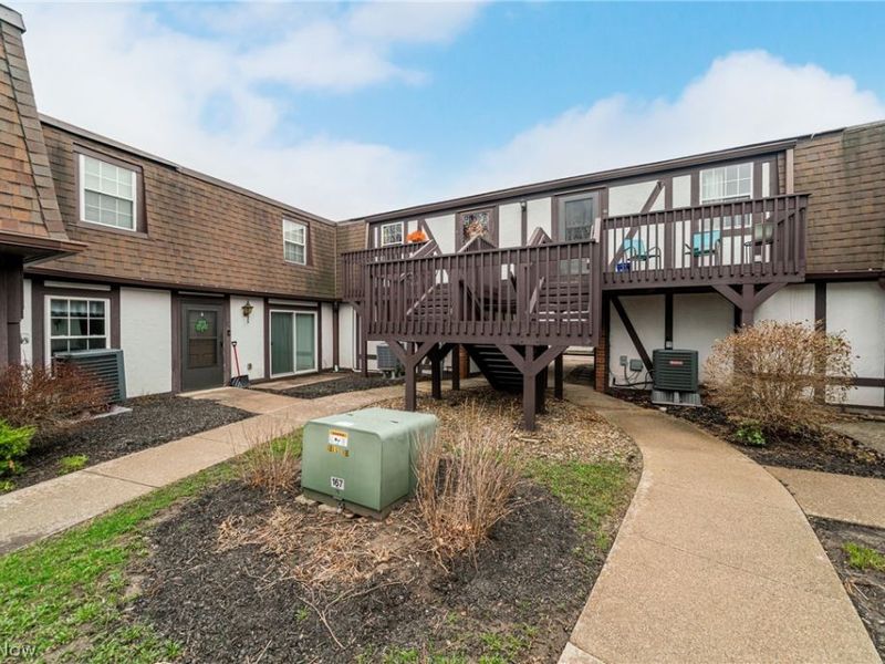 1920 King James Parkway , Unit 11, Westlake, OH 44145 Photo 5