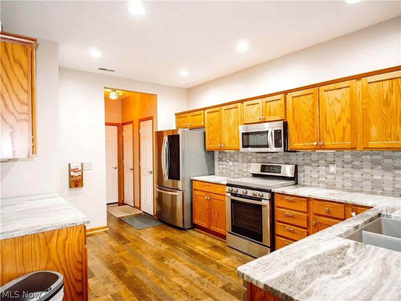 9151 Springfield Road , Unit 503, Poland, OH 44514 Photo 4