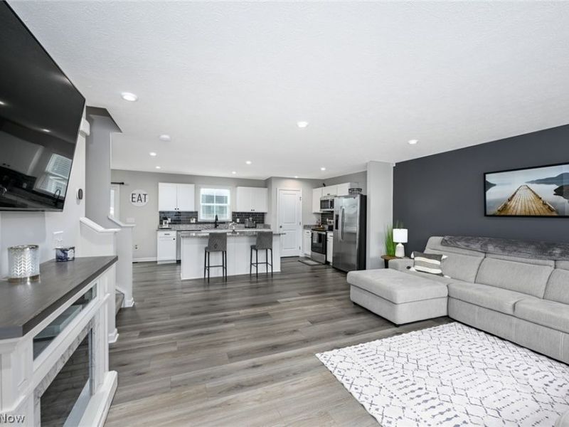 3687 Kirkham Drive , Norton, OH 44203 Photo 3