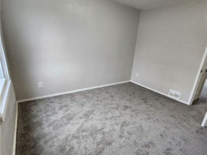 850 N Central Drive , Lorain, OH 44052 Photo 10