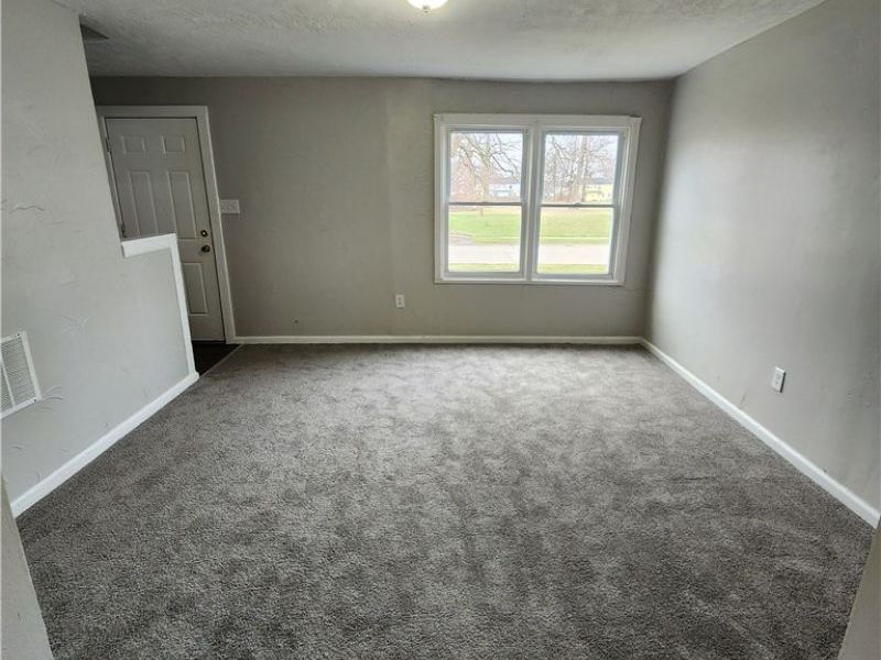 850 N Central Drive , Lorain, OH 44052 Photo 4