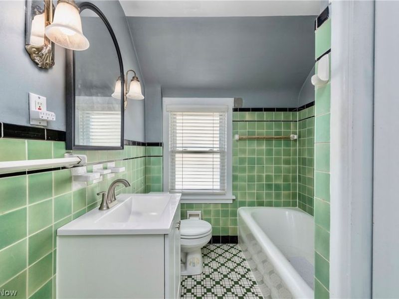 19464 Shoreland Avenue , Rocky River, OH 44116 Photo 18