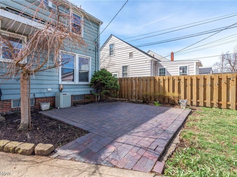 19464 Shoreland Avenue , Rocky River, OH 44116 Photo 23