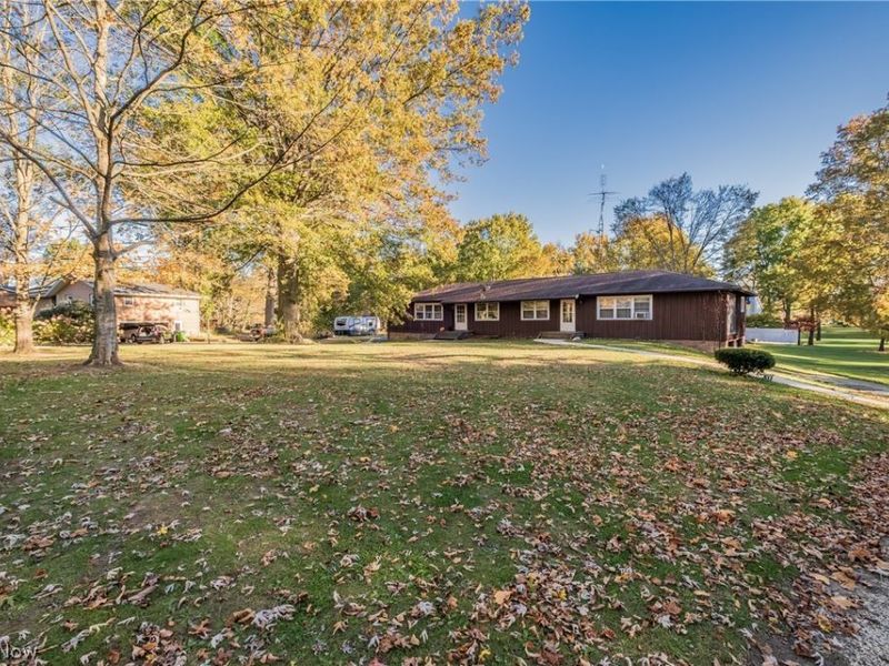 8736 Lynn Park Street NE, Alliance, OH 44601 Photo 10