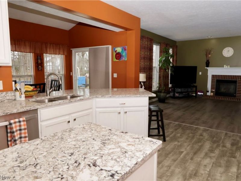 5297 Garfield Boulevard , Sheffield Village, OH 44054 Photo 3