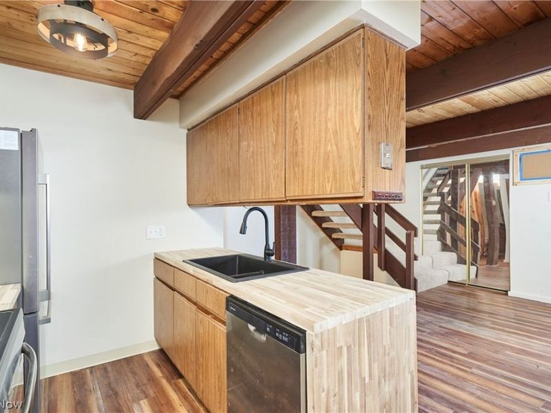 1722 Treetop Trail, Unit D, Akron, OH 44313 Photo 10