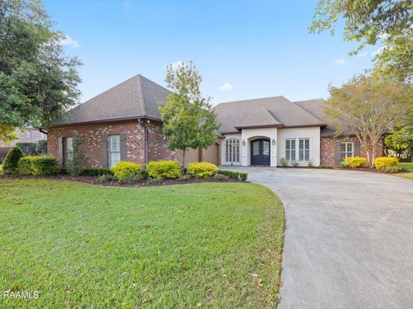 104 Mission Hills Drive, Broussard, LA 70518