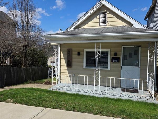 546 Grant Ave , Carnegie, PA 15106