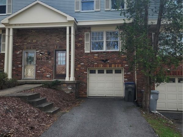 240 Quail Run Road , Venetia, PA 15367