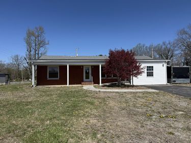 262 E Steve Wariner Drive, Russell Springs, KY 42642