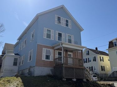 529 Warren, Fall River, MA 02721