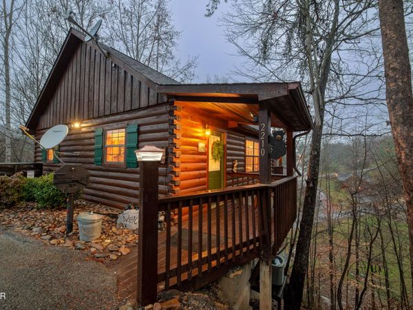 2210 Hawks Point Way, Sevierville, TN 37862