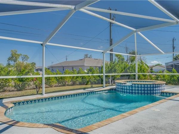 1105 SW 2nd ST , CAPE CORAL, FL 33991