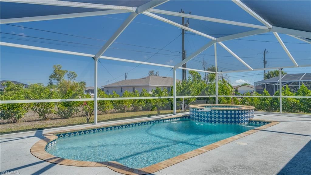 1105 SW 2nd St, Cape Coral, FL 33991 Photo