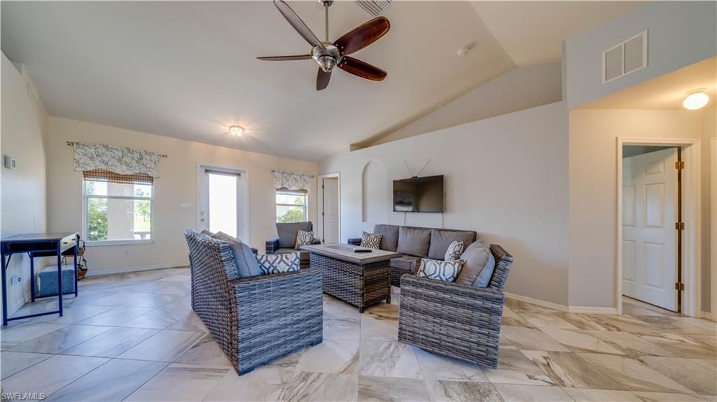 1105 SW 2nd St , Cape Coral, FL 33991 Photo