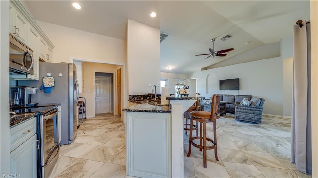 1105 SW 2nd St, Cape Coral, FL 33991 Photo