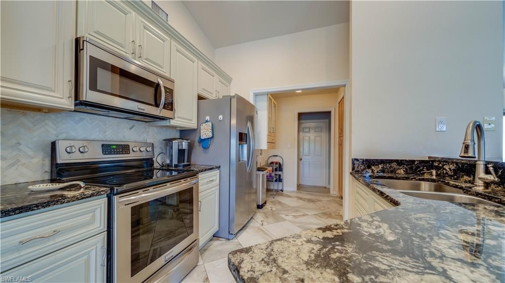 1105 SW 2nd St , Cape Coral, FL 33991 Photo