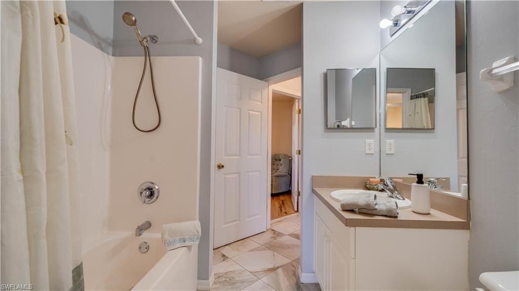 1105 SW 2nd St, Cape Coral, FL 33991 Photo