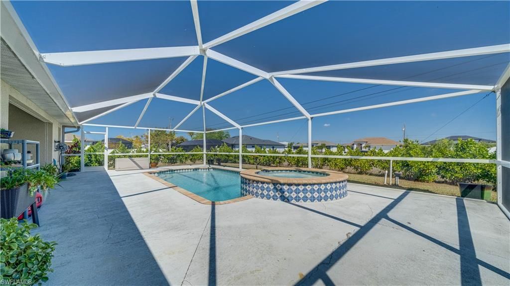 1105 SW 2nd St , Cape Coral, FL 33991 Photo