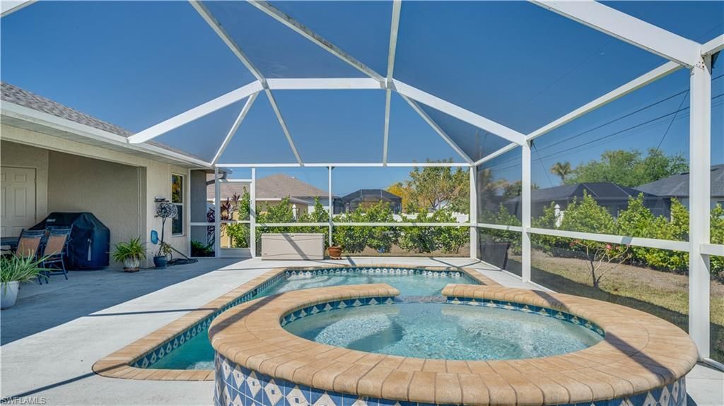 1105 SW 2nd St , Cape Coral, FL 33991 Photo