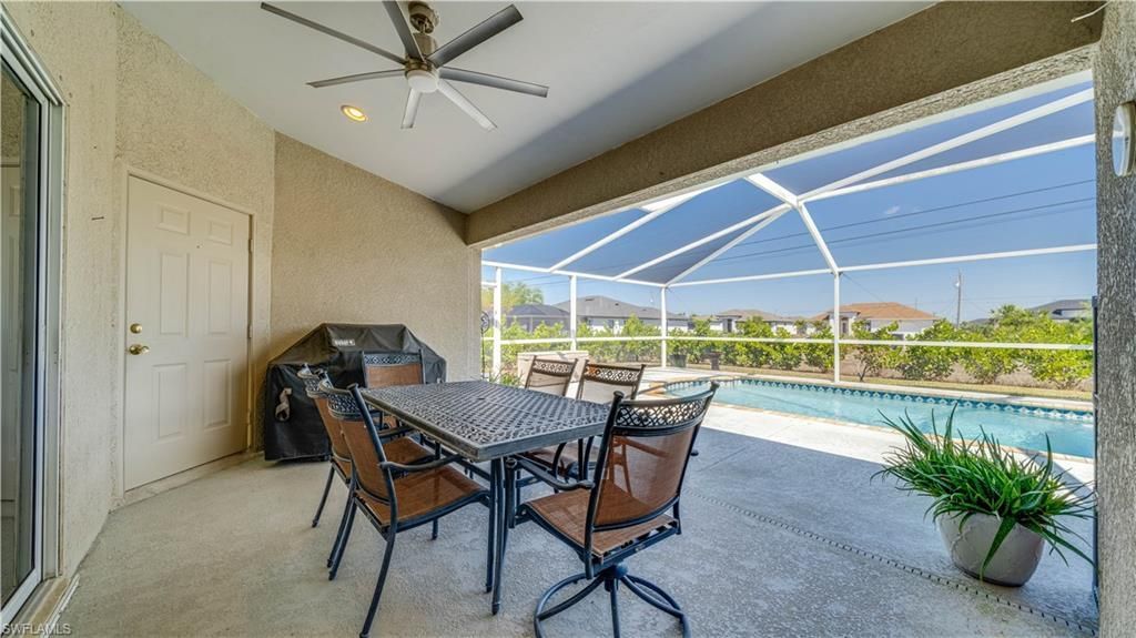 1105 SW 2nd St , Cape Coral, FL 33991 Photo