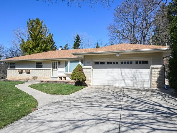 11920 W Arthur STREET, Milwaukee, WI 53227