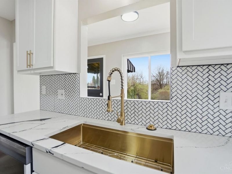 2571 Montana Avenue, Cincinnati, OH 45211 Photo 13