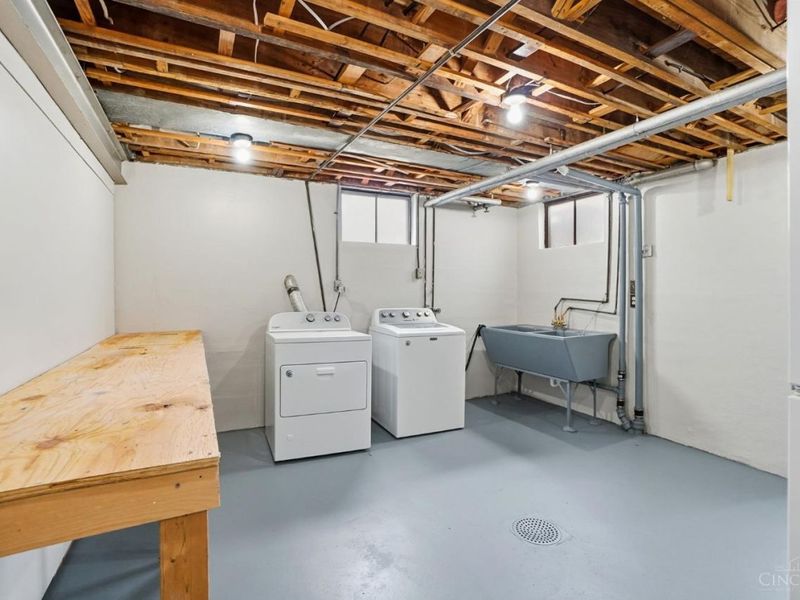 2571 Montana Avenue, Cincinnati, OH 45211 Photo 42