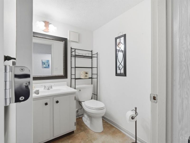 9678 Iris Drive, West Chester, OH 45241 Photo 13