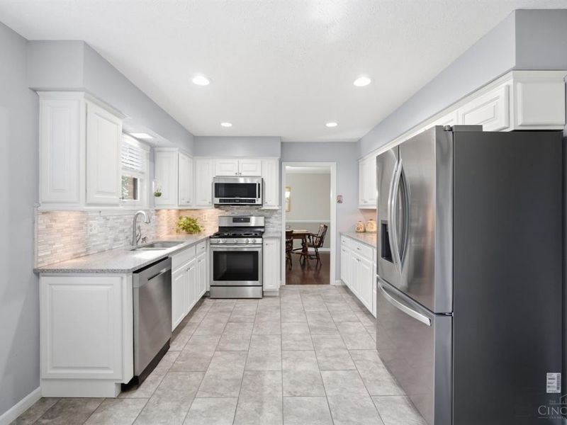 9678 Iris Drive, West Chester, OH 45241 Photo 6