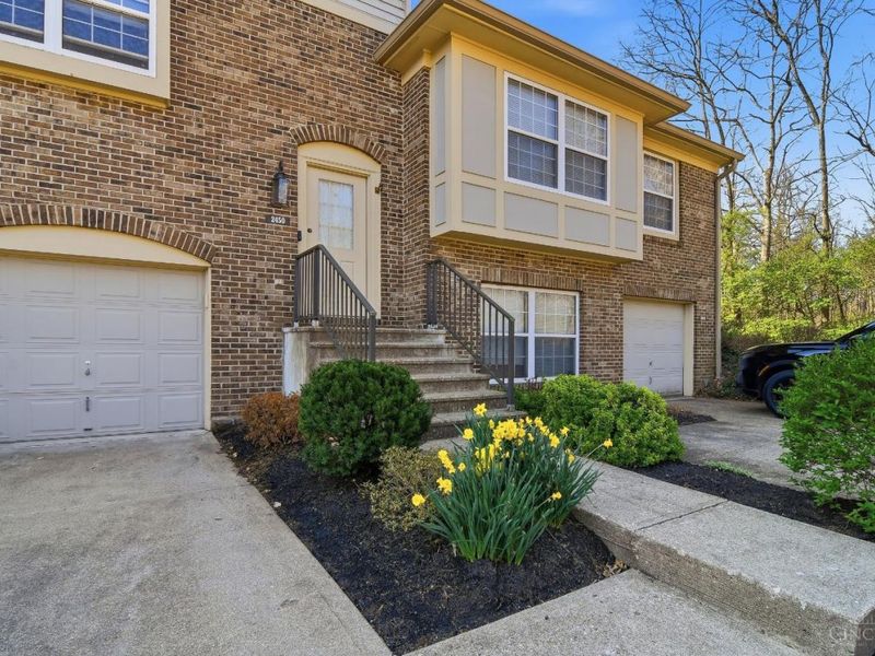 2450 Doeview Court, Cincinnati, OH 45230 Photo 2