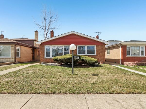 8630 S Indiana Avenue, Chicago, IL 60619