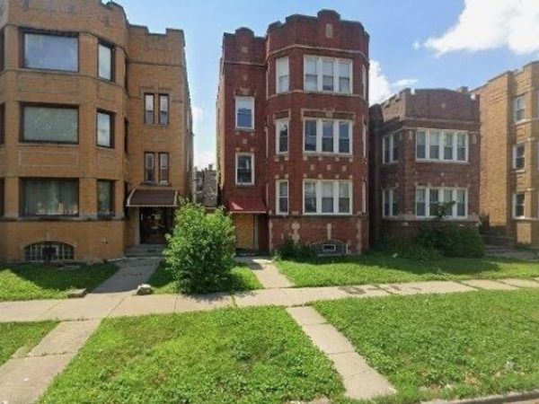 8220 S Eberhart Avenue , Chicago, IL 60619