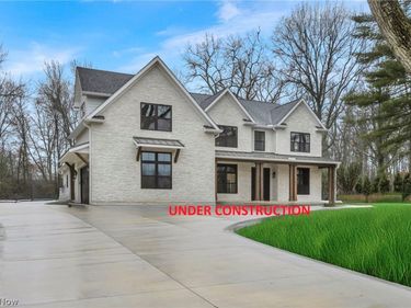 690 Club Drive W, Aurora, OH 44202