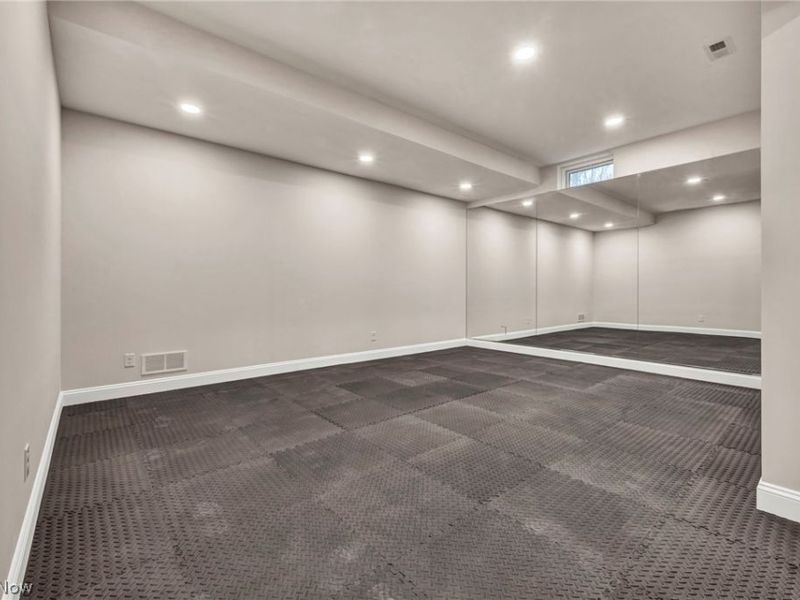 690 Club Drive W, Aurora, OH 44202 Photo 47