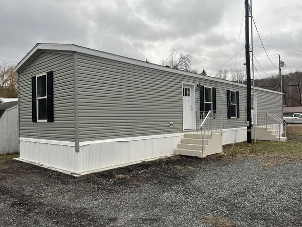 15 Blake Drive, Pownal, VT 05261