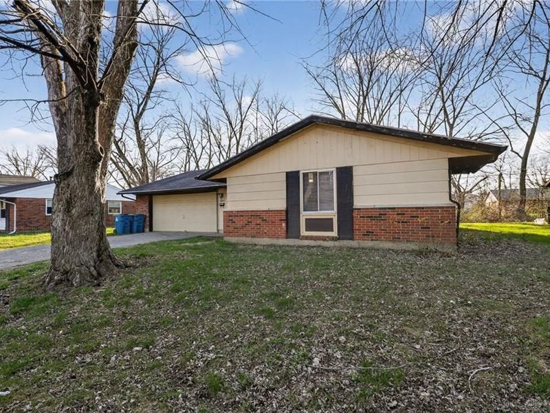 4443 Nowak Avenue, Huber Heights, OH 45424 Photo 2