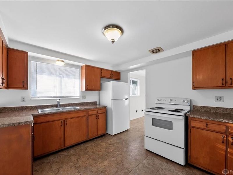 4443 Nowak Avenue, Huber Heights, OH 45424 Photo 21