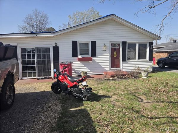 1510 E Kathleen Street , Sikeston, MO 63801