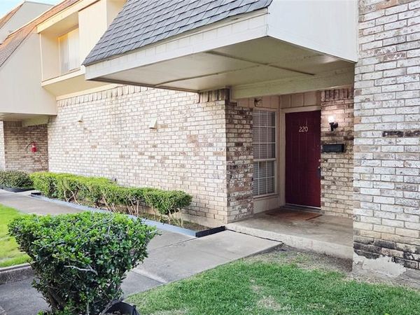 220 Village North Drive, Richardson, TX 75081