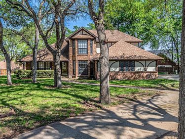8808 Sylvan Court, Fort Worth, TX 76120