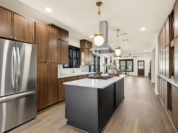 1112 S Travis Street, Sherman, TX 75090