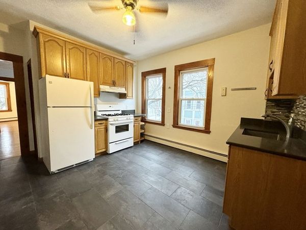 28 Willow St, Unit 2, Cambridge, MA 02141