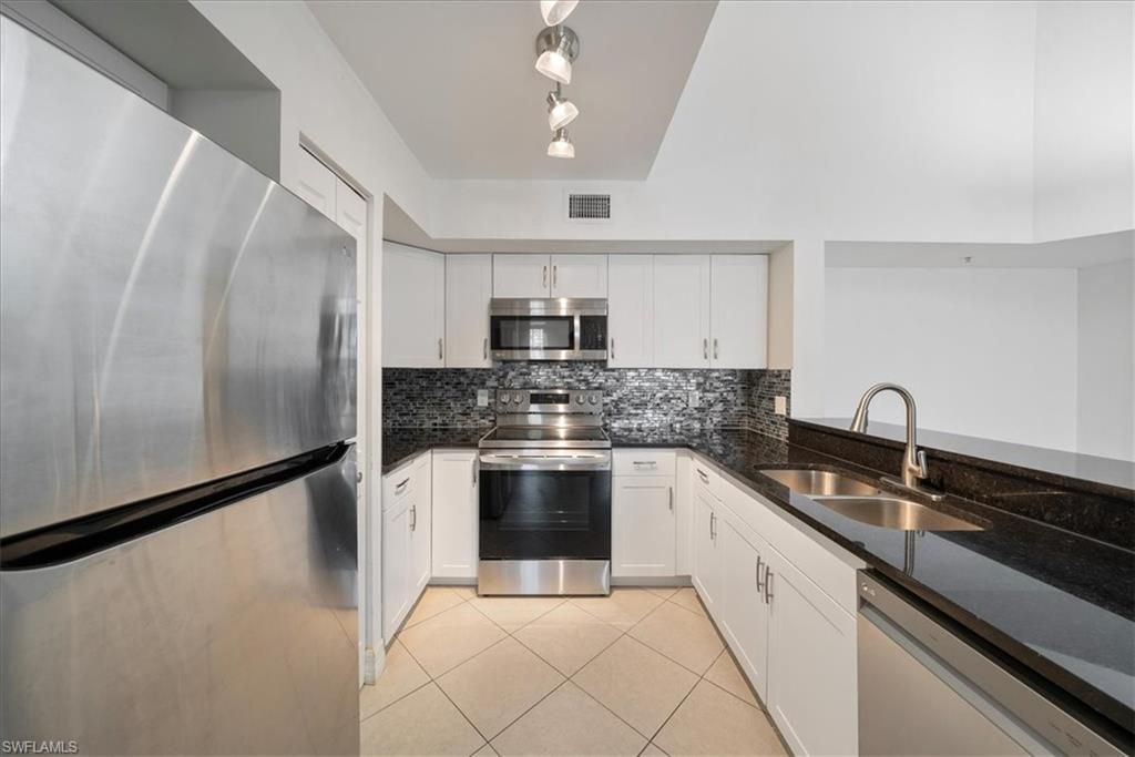 1210 Wildwood Lakes Blvd, Unit 306, Naples, FL 34104 Photo